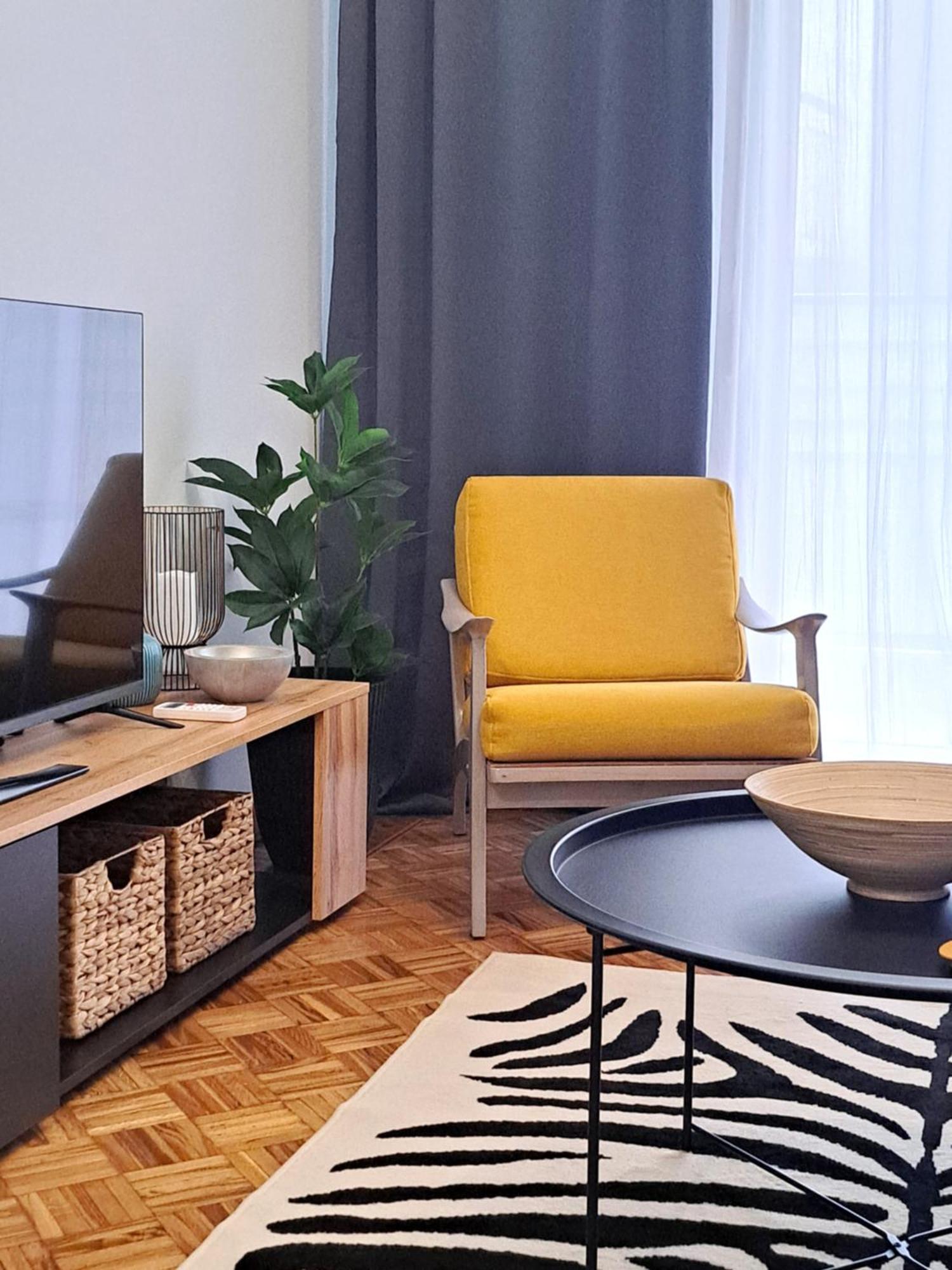Stylish City Center Apartment Сере Экстерьер фото